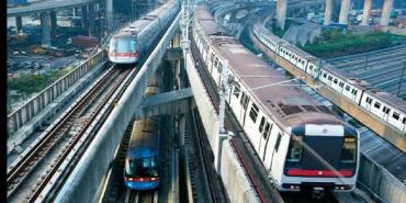 Su metro, autobuses, tranvías, escaleras, y pasos subterráneos conectan a toda la ciudad.
