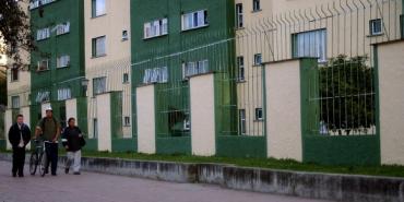 La urbanización se inició con casas de dos plantas en su mayoría, con balcones y hermosos jardines exteriores. Foto. Milton Díaz - CEET La urbanización se inició con casas de dos plantas en su mayoría, con balcones y hermosos jardines exteriores. Foto. Milton Díaz - CEET