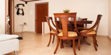 La casa del entrenador de los famosos Alex Peña