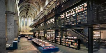 Iglesias convertidas en escenarios de rock, cafeterías y más