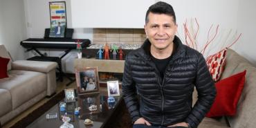 Conoce el hogar del cantante Charlie Cardona