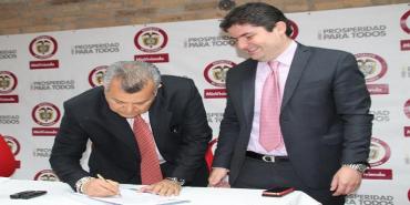 Ministerio de Vivienda y el IGAC firmaron contrato para legalizar 25 mil predios