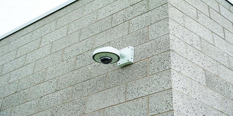 Parques empresariales en Escocia, identifican vehículos y conductores las 24 horas del día con cámaras de seguridad