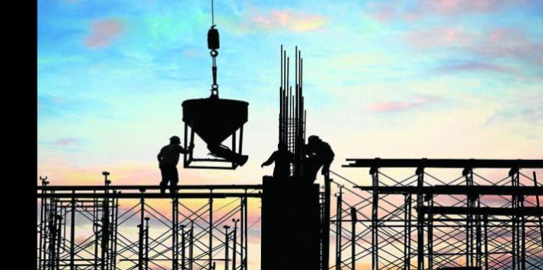 Construccion con atardecer