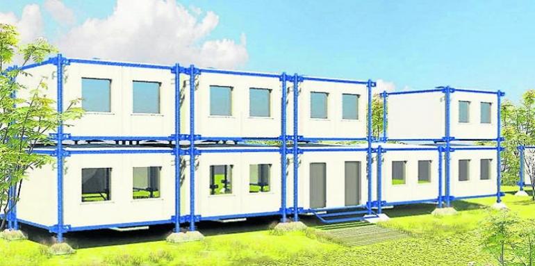 Construcción blanca con tubos azules de soporte