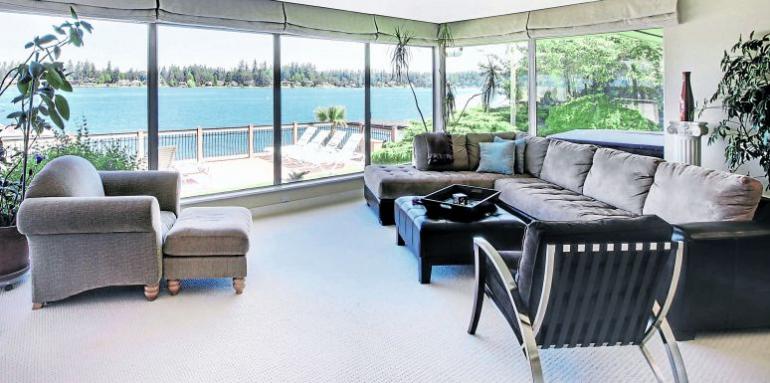 Si el presupuesto está agotado y el espacio social propicio para recibir visitas luce vacío y sin encanto, lo mejor es darle un toque de creatividad.