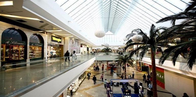 Locales comerciales en centro comercial 