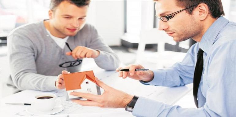 Asegúrese de que la constructora que ofrece la propiedad sea confiable y con trayectoria 