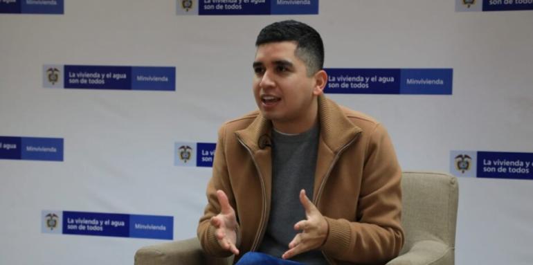 Ministro de Vivienda se convierte en Tiktoker