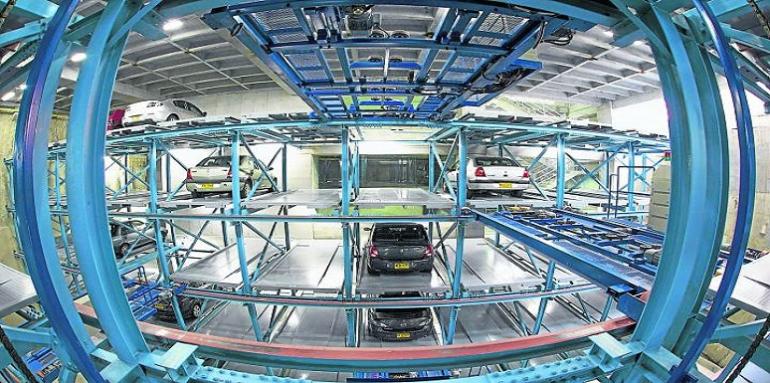 Medellín es pionera en el parqueo robotizado