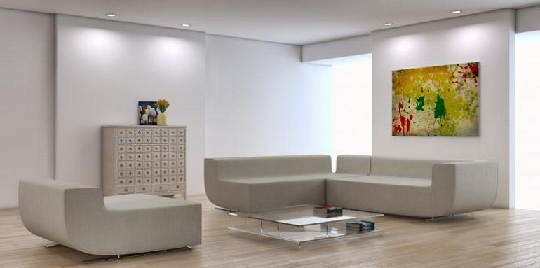 Sala con muebles y paredes blancas