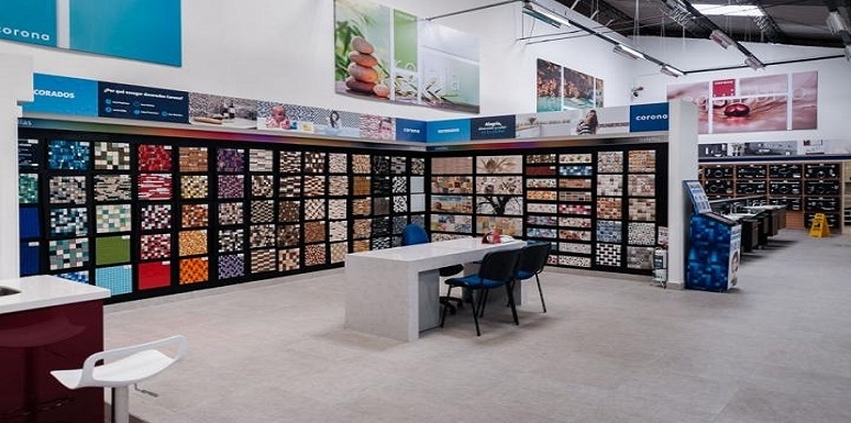 Almacén con pisos de colores a la venta