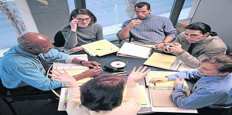 El presidente y el secretario deben firmar el acta de la asamblea