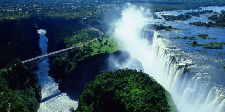 Cataratas Victoria, la piscina natural más peligrosa del mundo