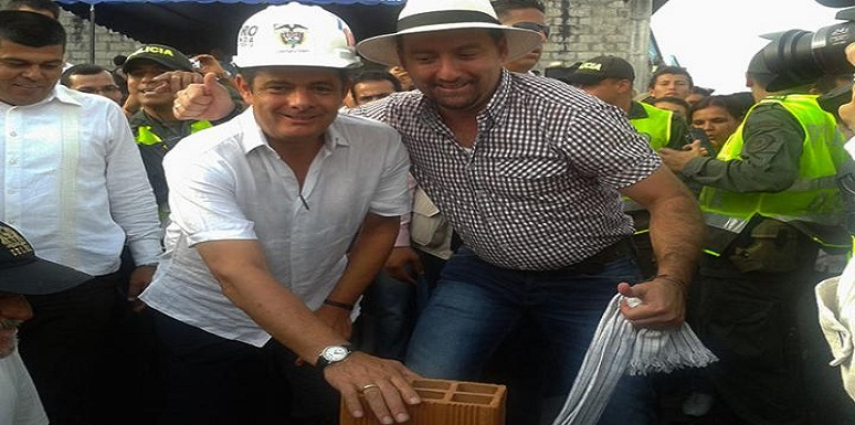 El Ministro de vivienda, Germán Vargas Lleras y el alcalde de Marquetalia, Luisandro Giralda