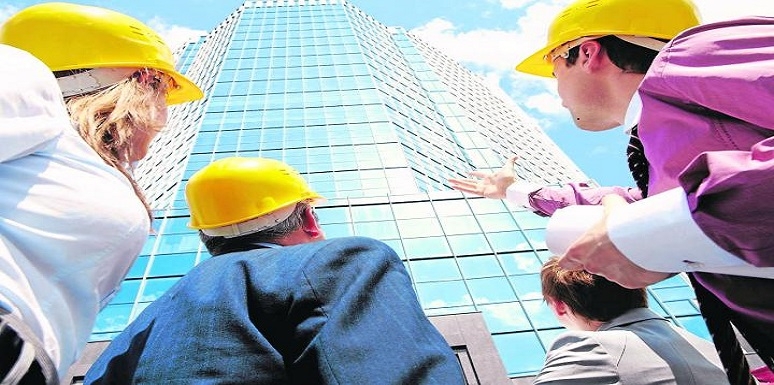 No tiene sentido que un profesional del mismo proyecto acredite la sostenibilidad de las obras. 