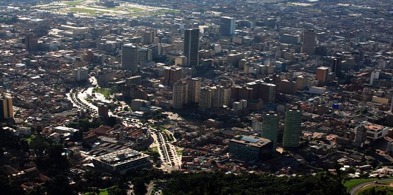 Panorámica de Bogotá edificios y vías
