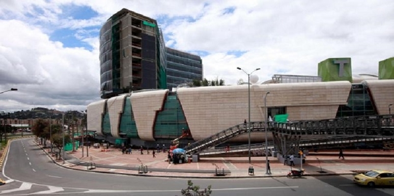 Centro comercial Titan Plaza