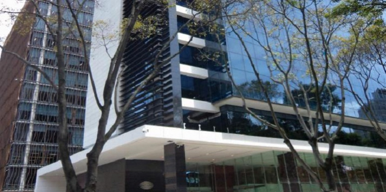 La firma construye VIVE 92.co y concluyó las obras de la recién inaugurada Urban Plaza en Bogotá.